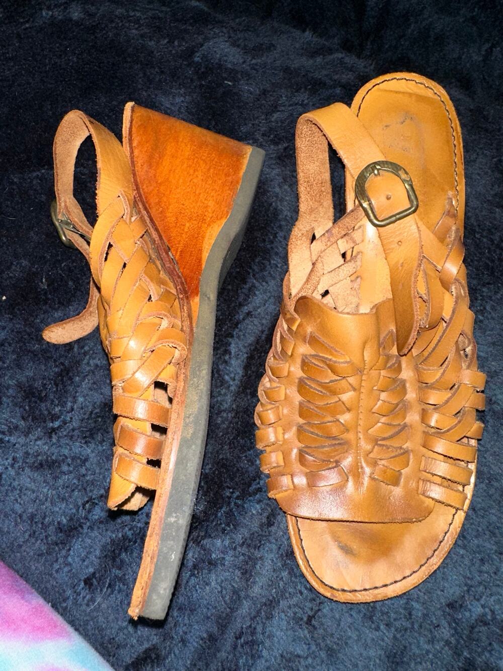 VINTAGE MADE IN ARGENTINA WOVEN LEATHER HUARACHE WEDGE SANDALS 8
